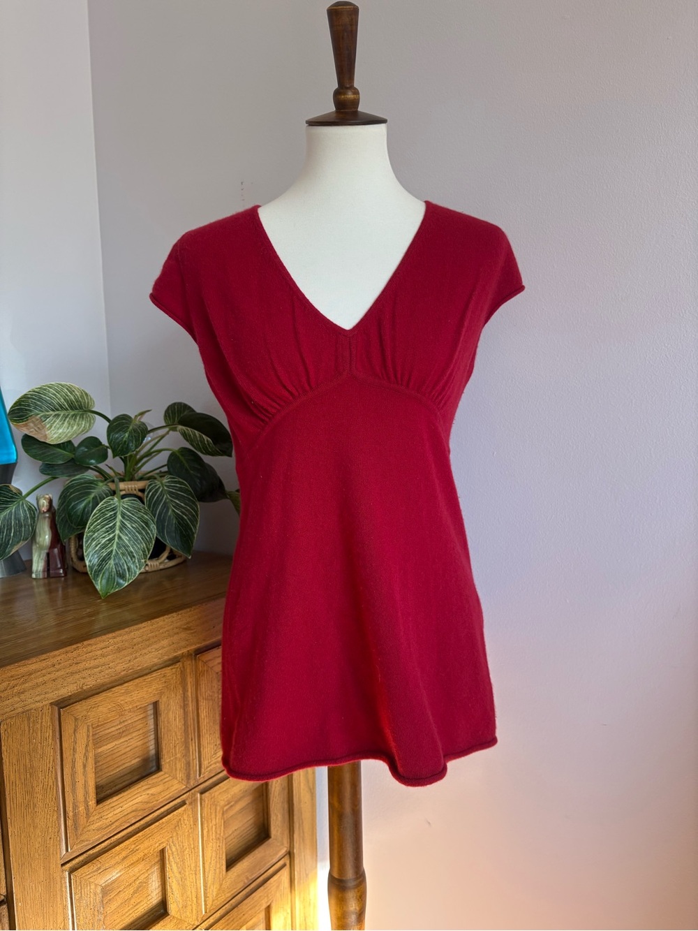Lord & Taylor Deep Red V‑Neck Short Sleeve Cashmere top